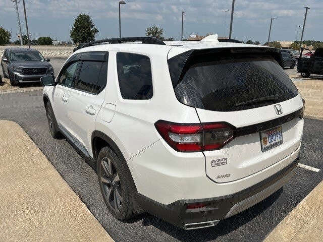 2023 Honda Pilot Touring photo 4