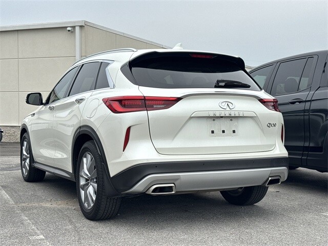 2021 Infiniti QX50 Luxe photo 3