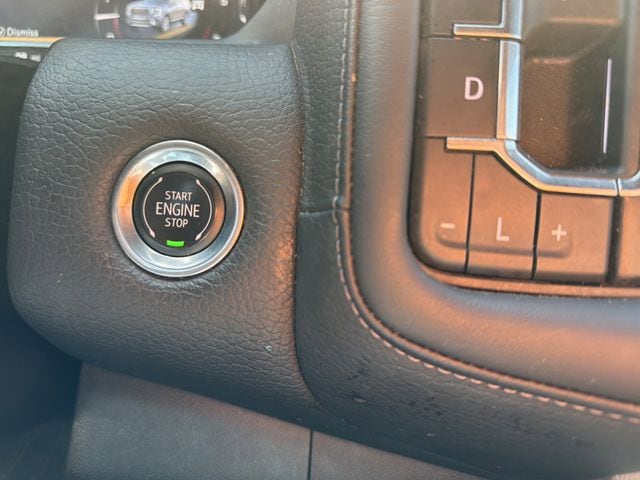 2024 GMC Yukon Denali - Photo 33