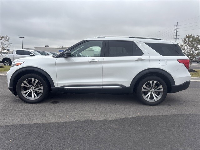 2020 Ford Explorer Platinum photo 2