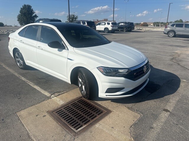 2021 Volkswagen Jetta R-Line photo 2