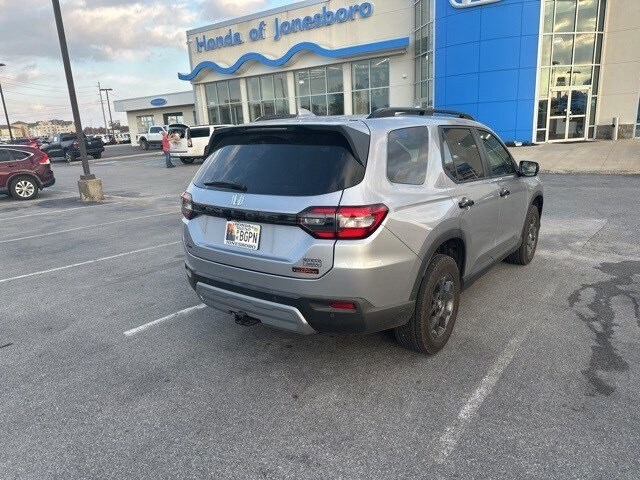 2025 Honda Pilot TrailSport photo 3