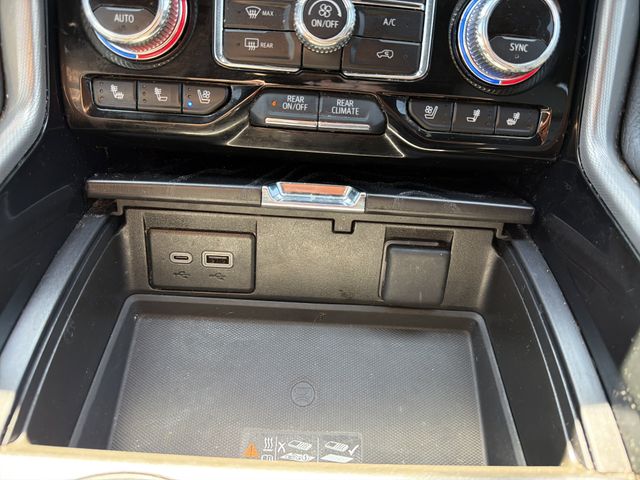 2024 GMC Yukon Denali - Photo 32