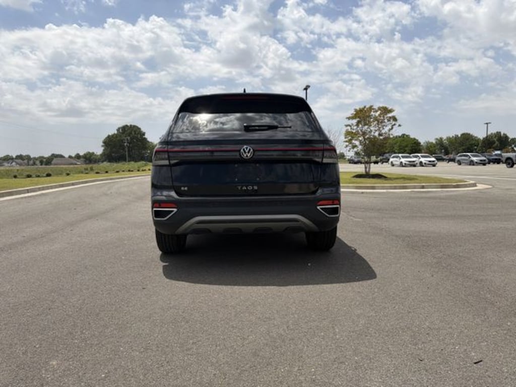 Used 2025 Volkswagen Taos 1.5T SE SUV