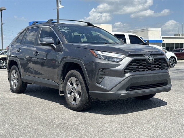 2023 Toyota RAV4 XLE photo 3