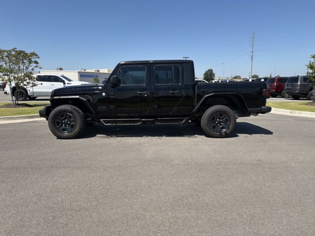 Used 2021 Jeep Gladiator Sport Truck
