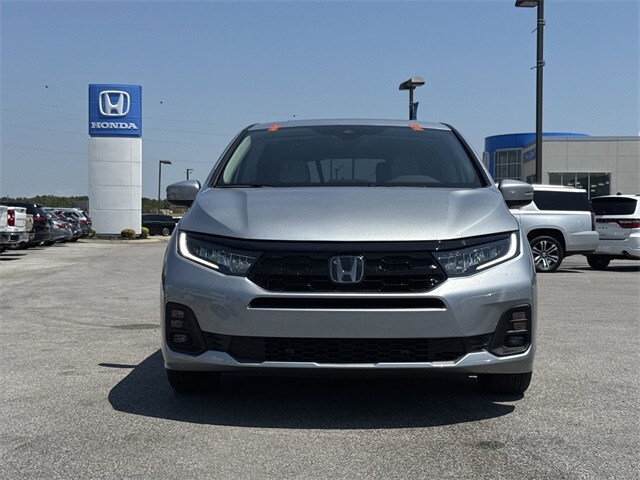 2025 Honda Odyssey Touring photo 2