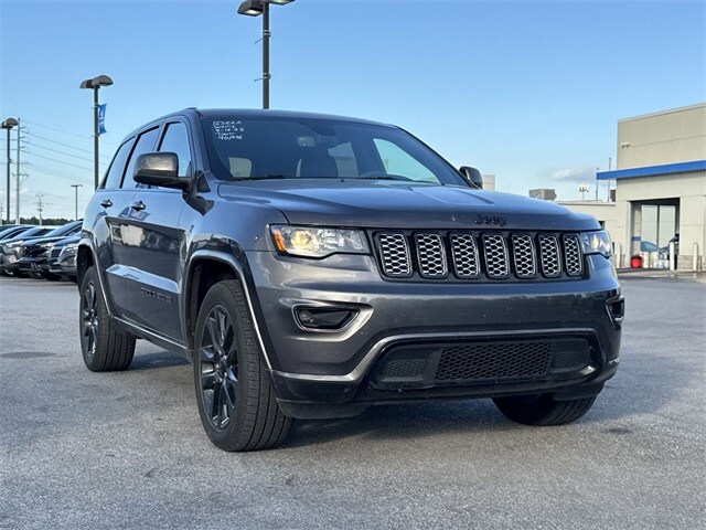 2019 Jeep Grand Cherokee Altitude photo 3
