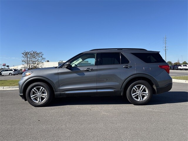 2021 Ford Explorer XLT photo 2