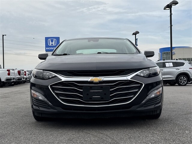 2022 Chevrolet Malibu 1LT photo 2