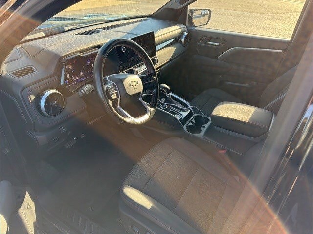 2024 Chevrolet Colorado Z71 photo 2