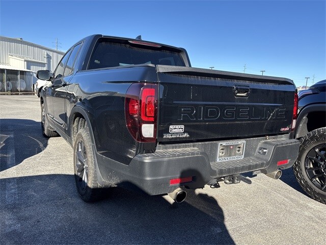 2024 Honda Ridgeline Sport photo 2