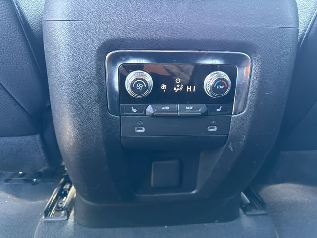 2024 GMC Yukon Denali - Photo 23