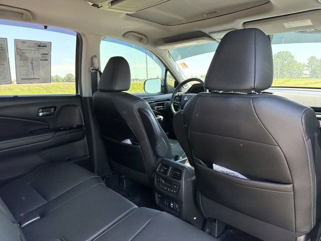 2022 Honda Pilot Touring - Photo 18