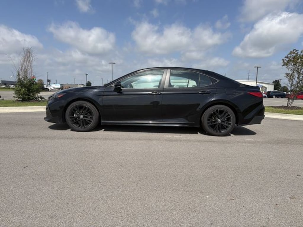 Used 2025 Toyota Camry SE Sedan