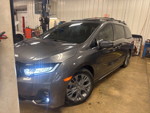 2025 Honda Odyssey's photo