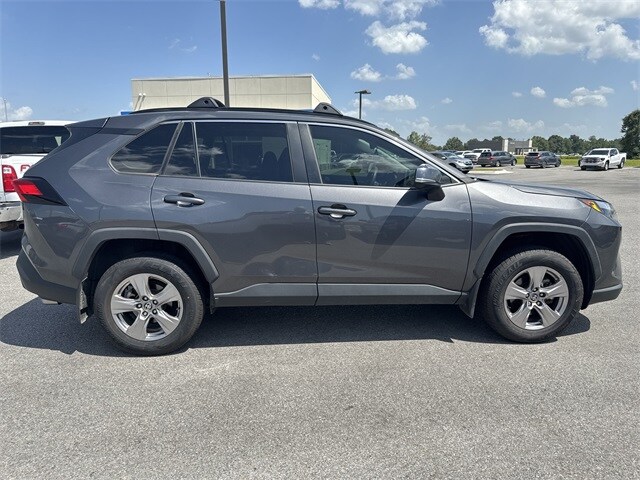 2023 Toyota RAV4 XLE photo 4