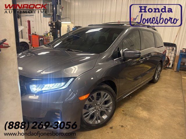 2025 Honda Odyssey Touring's photo