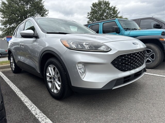 2020 Ford Escape SEL photo 3