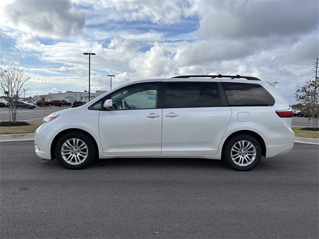 Used 2015 Toyota Sienna XLE with VIN 5TDYK3DCXFS560696 for sale in Jonesboro, AR