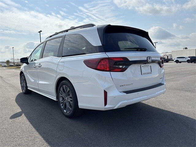 2026 Honda Odyssey Touring photo 2
