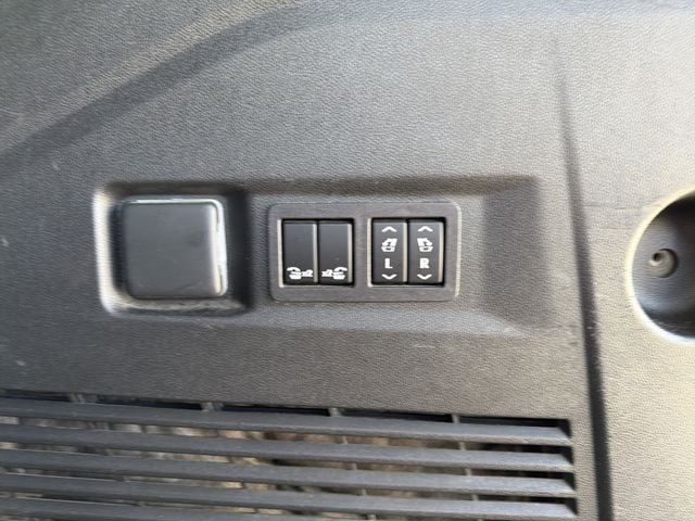 2024 GMC Yukon Denali - Photo 19