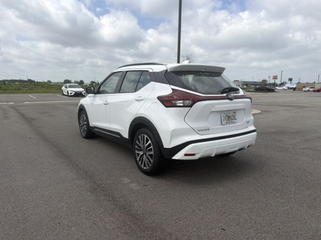 Used 2024 Nissan Kicks SR SUV