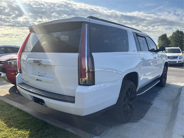 2020 Gmc Yukon XL SLT photo 2