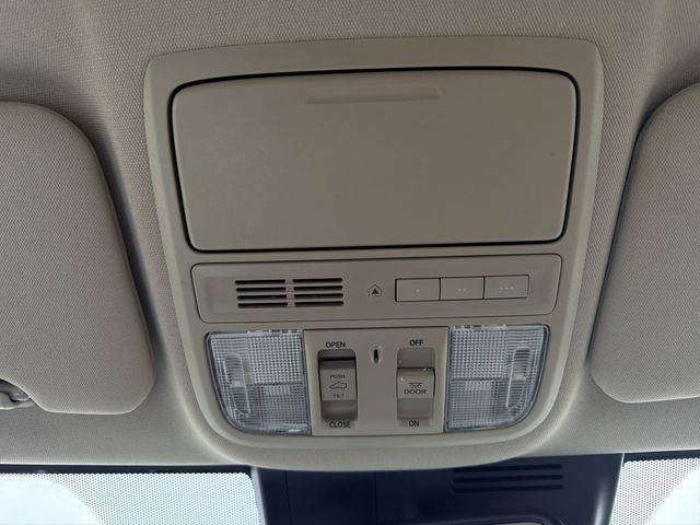 2021 Honda CR-V Touring - Photo 35