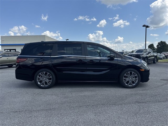 2025 Honda Odyssey Touring photo 2