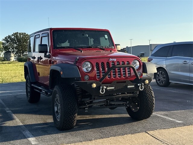 2014 Jeep Wrangler Unlimited Rubicon photo 2