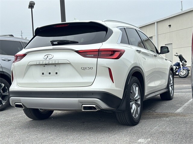 2021 Infiniti QX50 Luxe photo 2