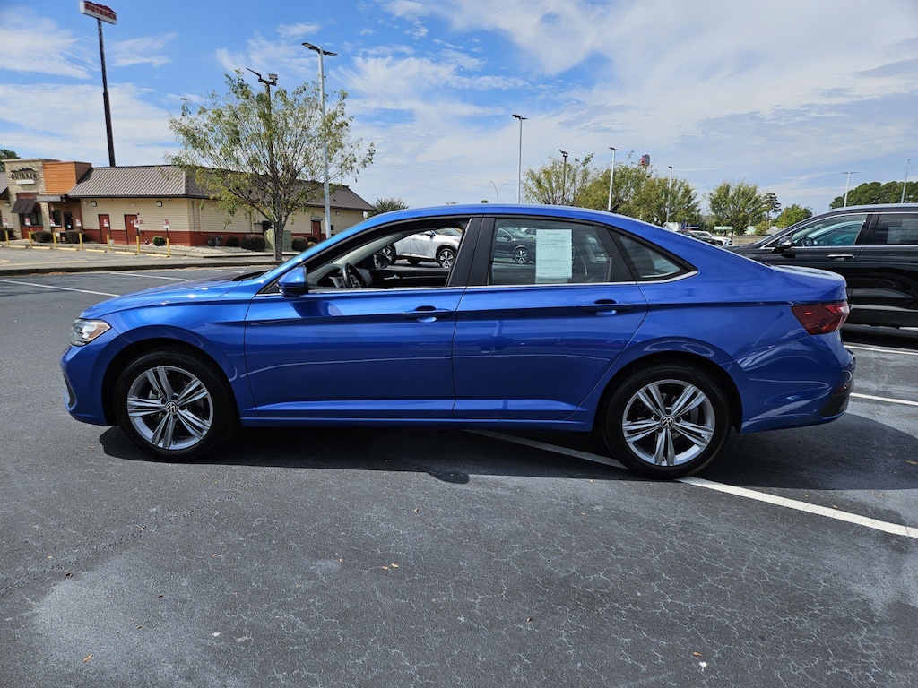 Used 2024 Volkswagen Jetta 1.5T SE Sedan