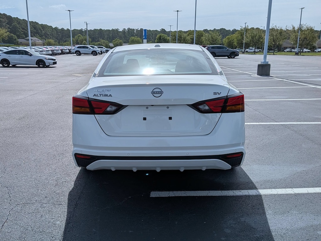 Used 2024 Nissan Altima 2.5 SV Sedan