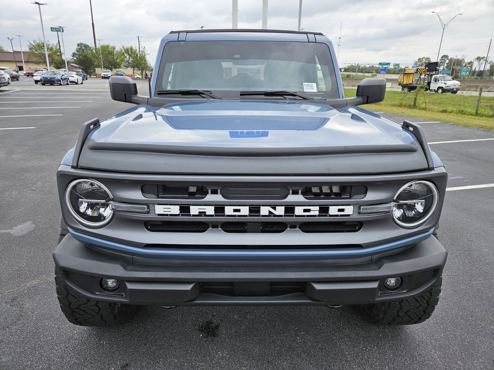 2024 Ford Bronco Big Bend photo 2