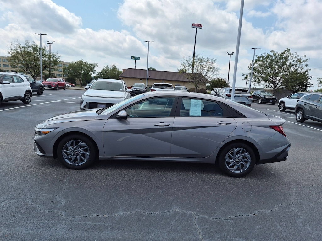 Used 2024 Hyundai Elantra SEL Sedan
