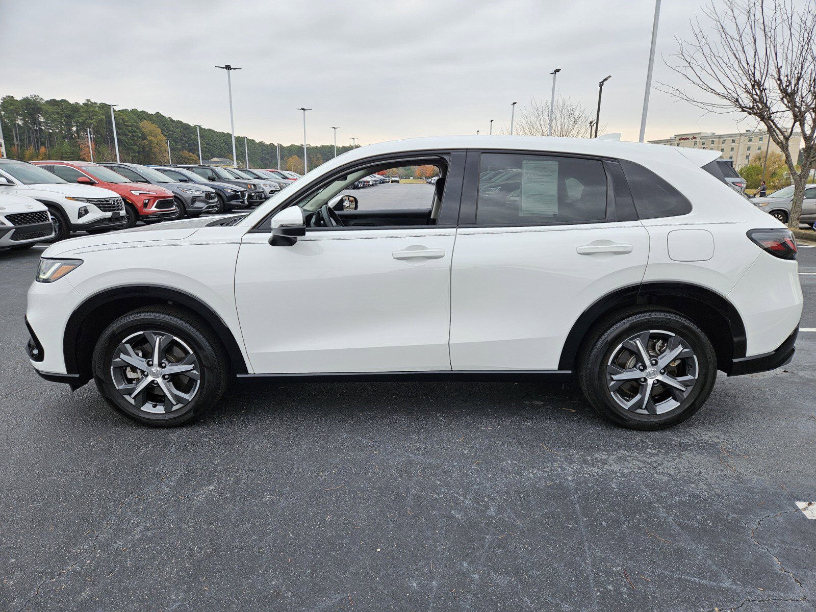 2024 Honda HR-V EX-L photo 4