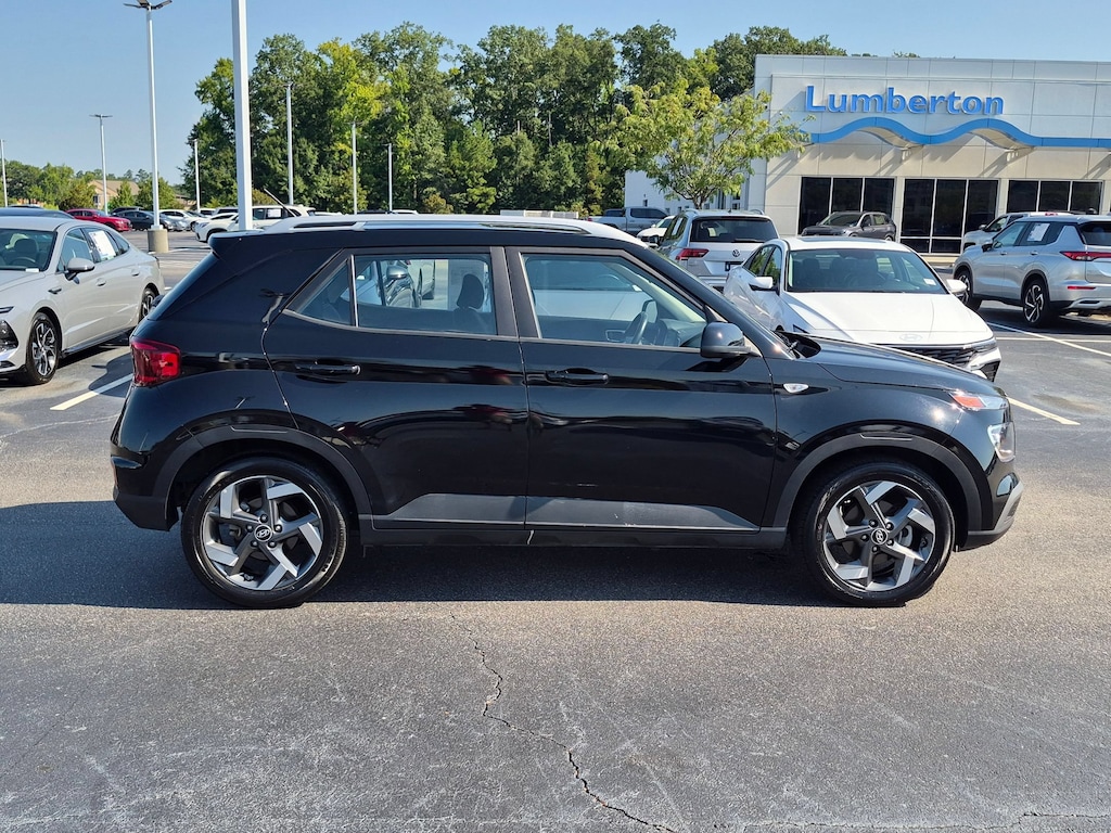 Used 2025 Hyundai Venue SEL SUV
