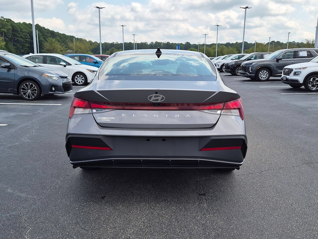 Used 2024 Hyundai Elantra SEL Sedan