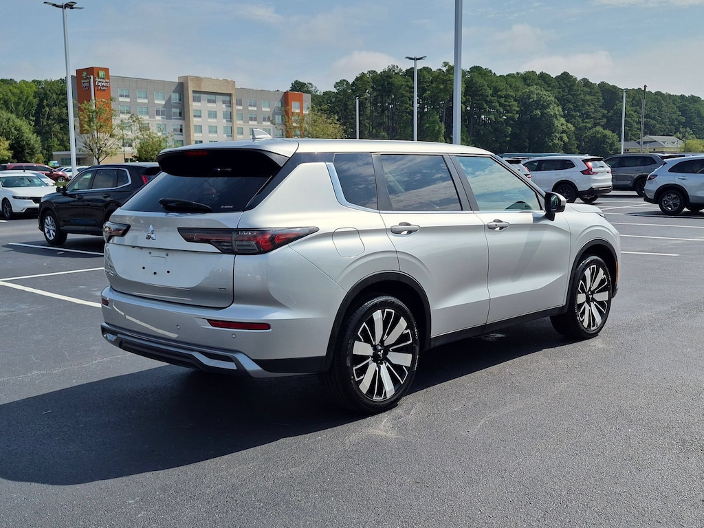 Used 2025 Mitsubishi Outlander Trail Edition SUV