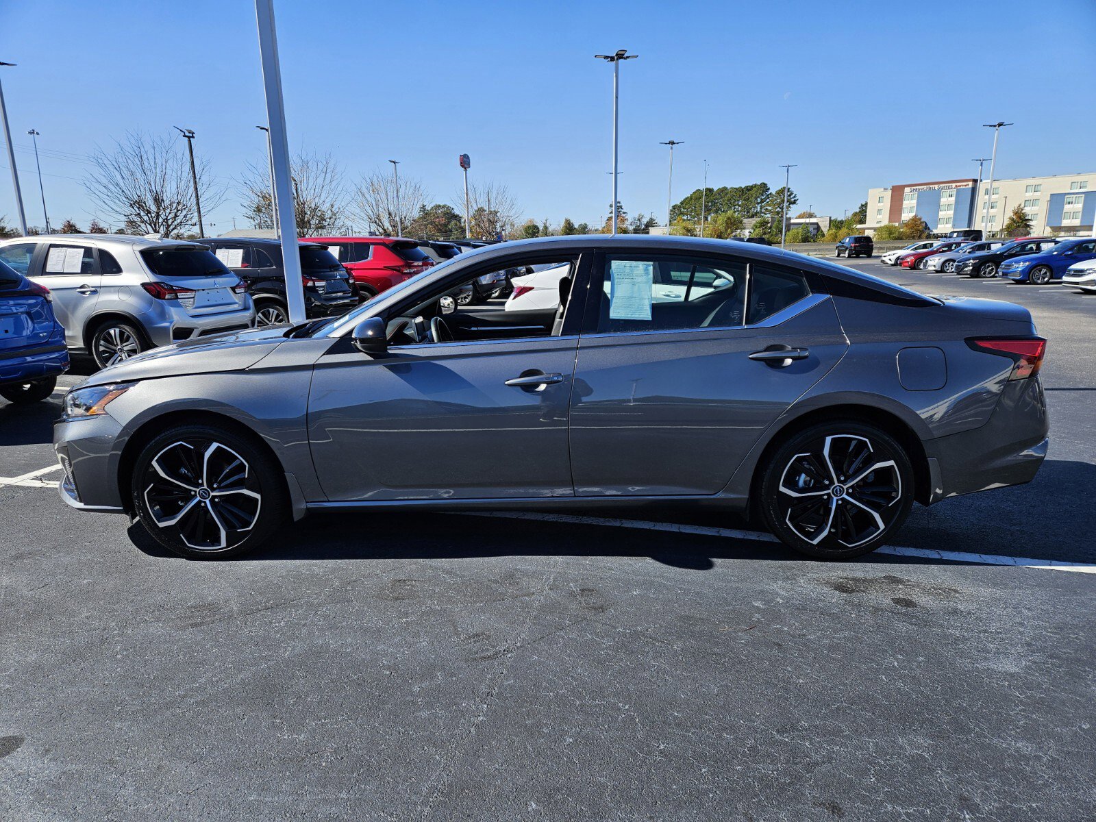 2025 Nissan Altima 2.5 SR photo 4