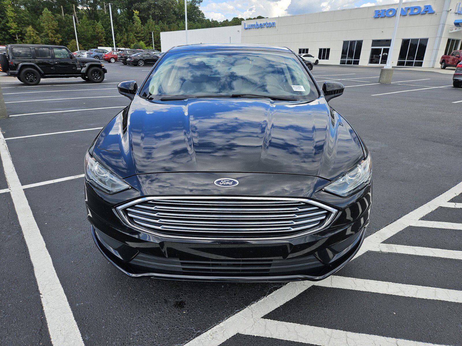 2017 Ford Fusion S photo 2