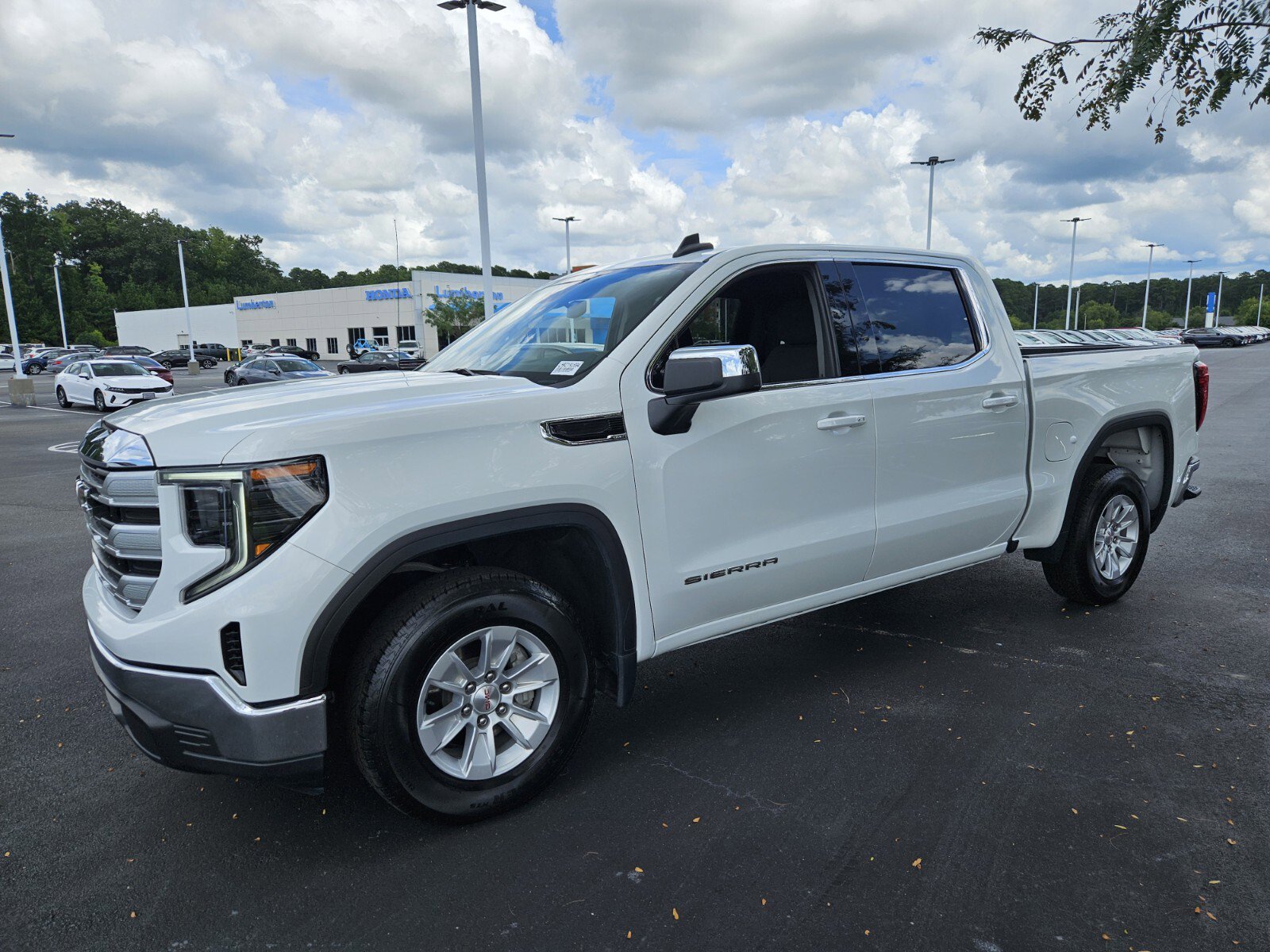 2024 Gmc Sierra 1500 SLE photo 3