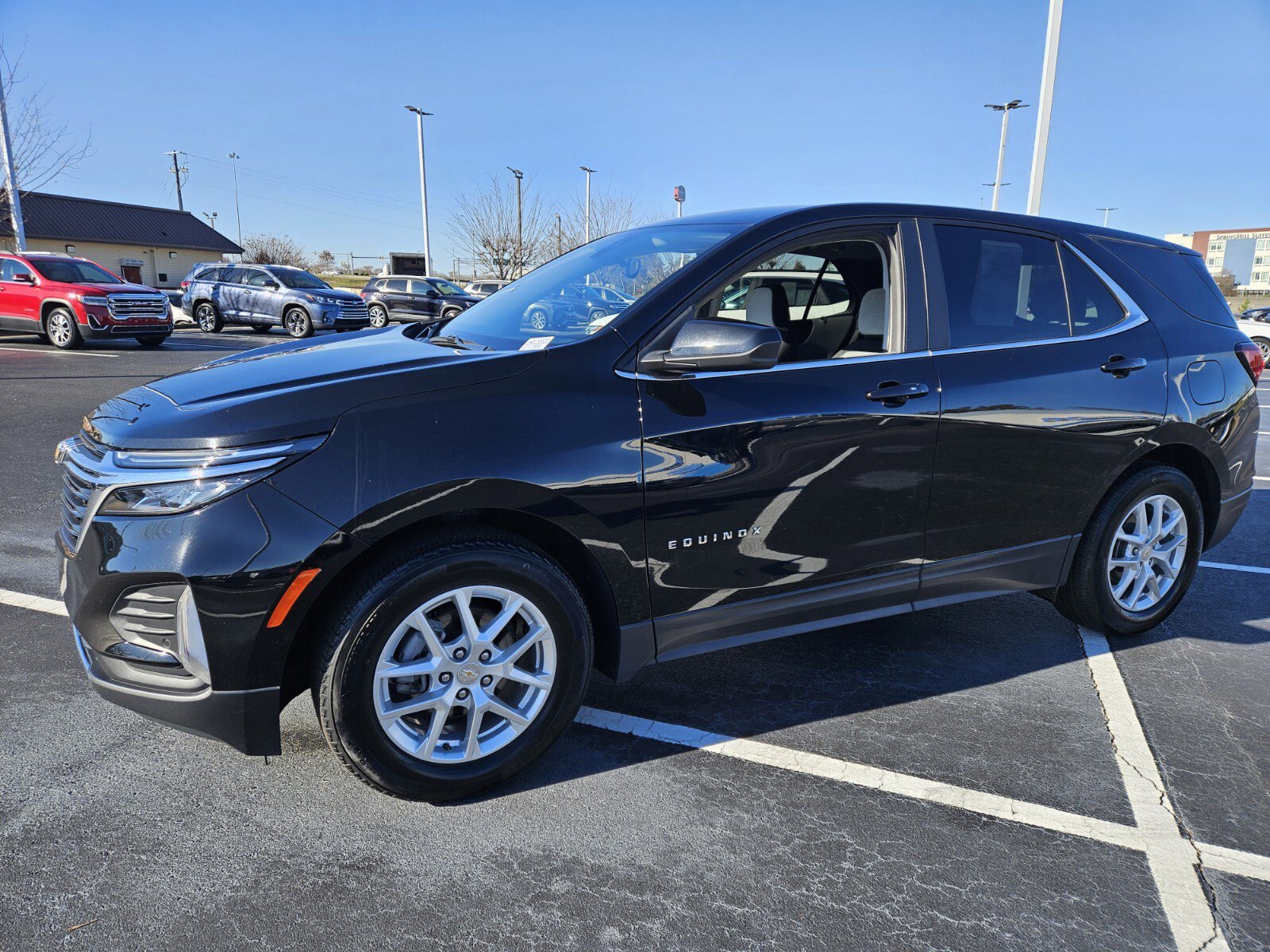 2024 Chevrolet Equinox LT photo 2