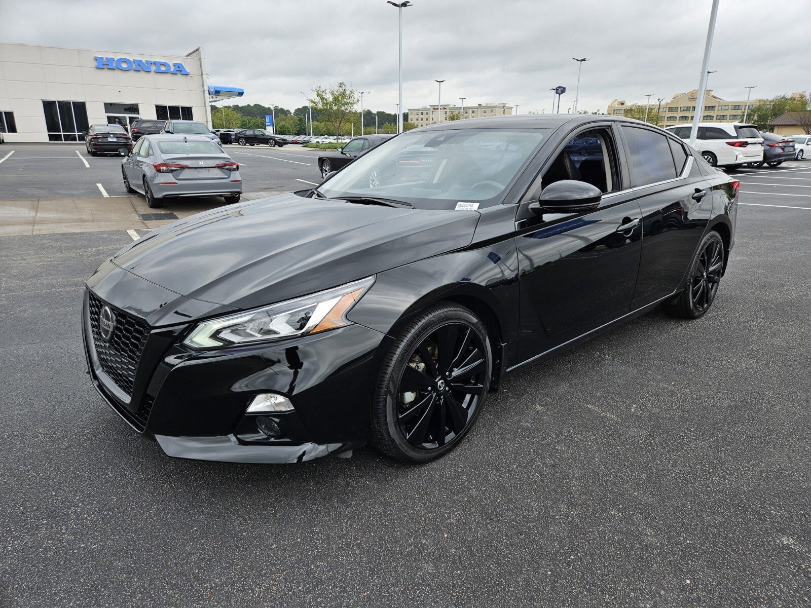 2022 Nissan Altima 2.5 SR photo 3