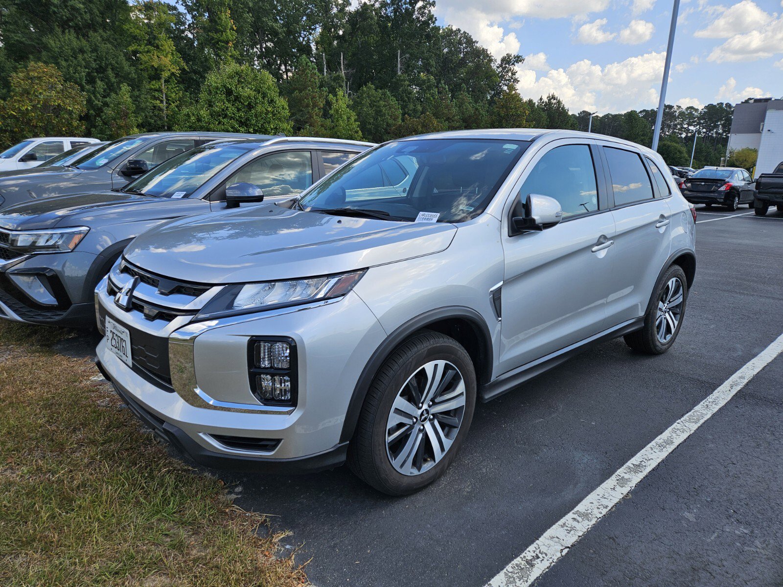 2024 Mitsubishi Outlander Sport ES photo 3