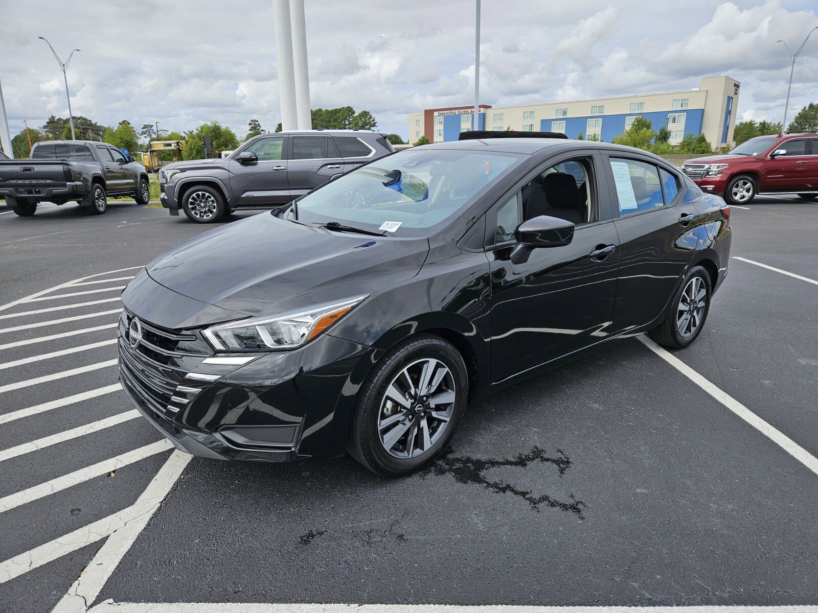 2024 Nissan Versa 1.6 SV photo 3
