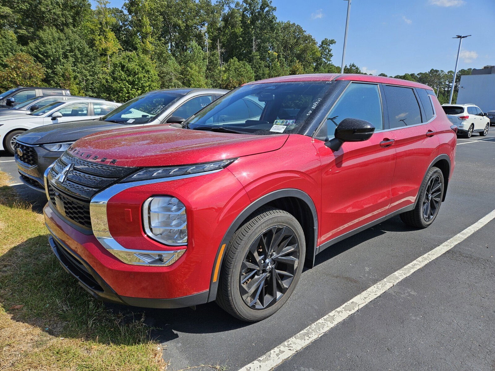 2023 Mitsubishi Outlander SE Black Edition photo 3