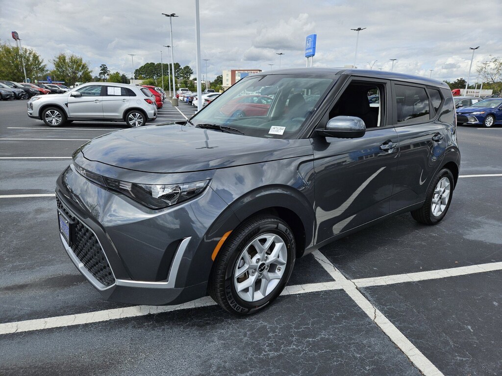 2024 Kia Soul LX photo 3