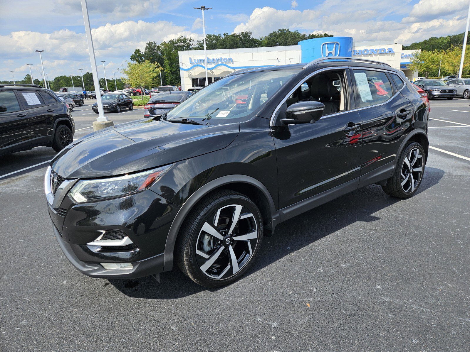 2022 Nissan Rogue Sport SL photo 3
